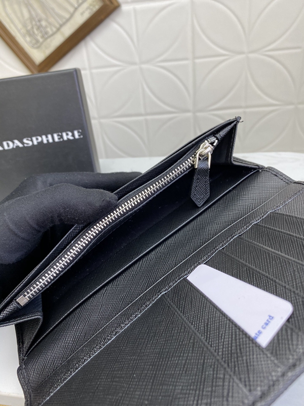 プラダ財布コピー全体デザイン